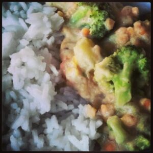 Gemüsecurry mit Reis vegan