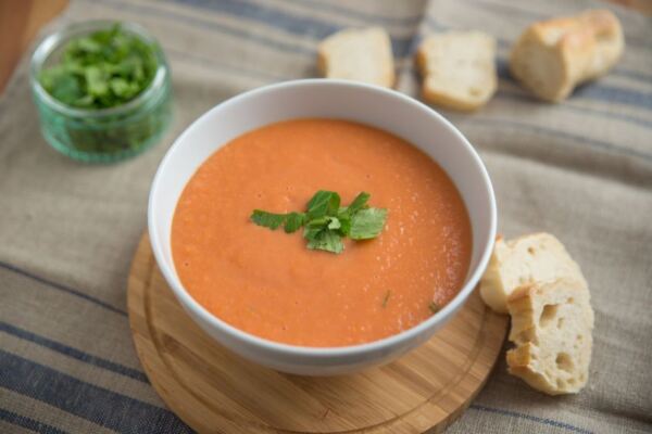 Veganer Liebling: Tomaten-Fenchelsuppe · Yogastern