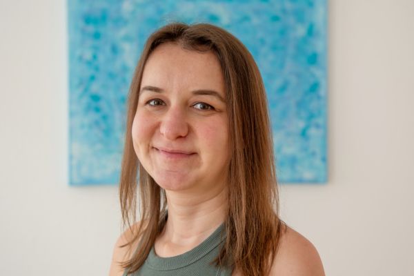 Eliza Tomm, Yogalehrerin im Yogastern Studio