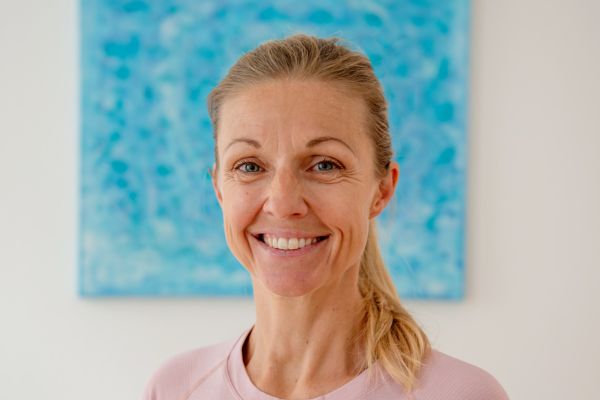 Harriet Tinnacher, Yogalehrerin im Yogastern Studio
